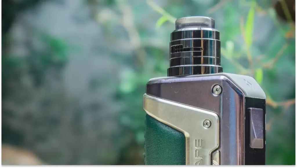 Choosing the Geek Vape Aegis Starter Kit comes with a host of benefits that make it a superior choice for vapers of all levels.